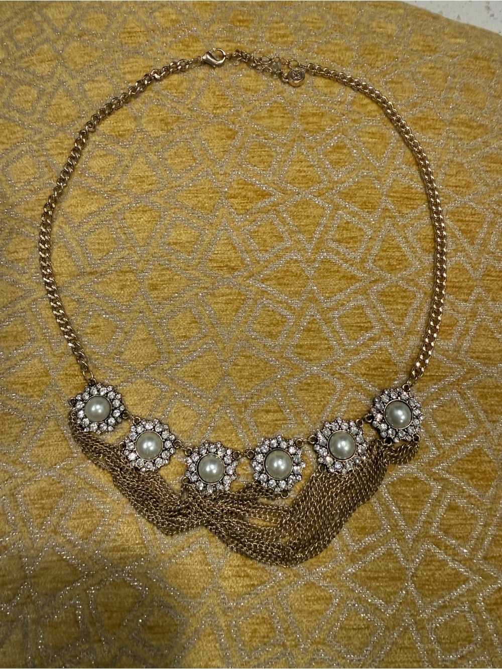 Simply Vera Wang NWOT Gold Pearl & Rhinestone Statement Necklace